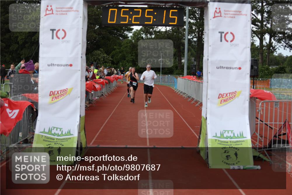 14.06.2026 - 7 Türme Triathlon Andreas Tolksdorf http://msf.ph/oto/9807687 14.06.2026 16:25:14 Ziel 970, 1323, 1460 meine-sportfotos.de