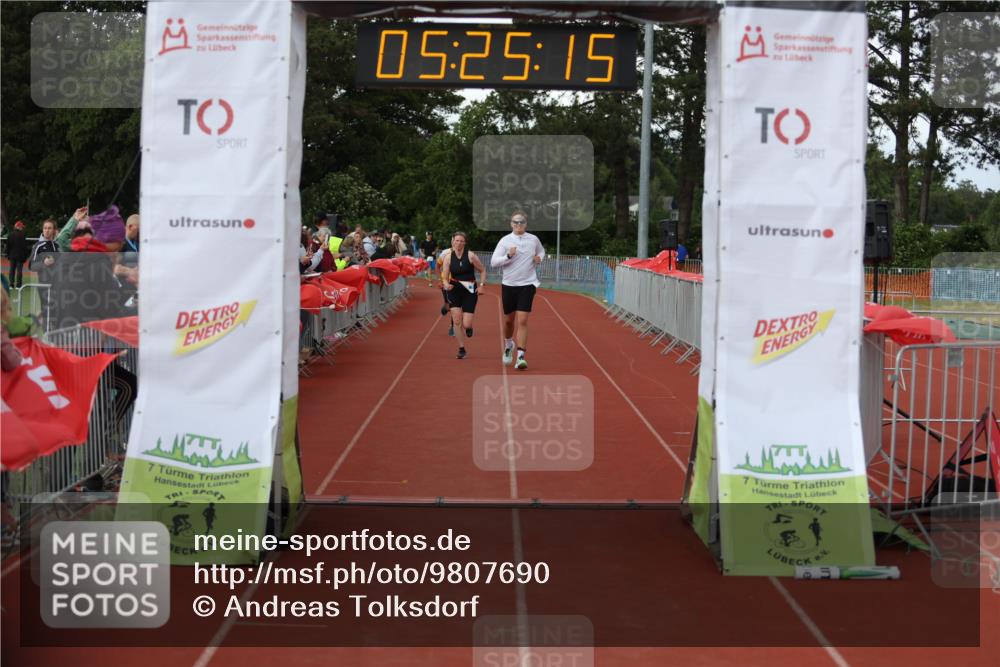 14.06.2026 - 7 Türme Triathlon Andreas Tolksdorf http://msf.ph/oto/9807690 14.06.2026 16:25:14 Ziel 970, 1323, 1460 meine-sportfotos.de