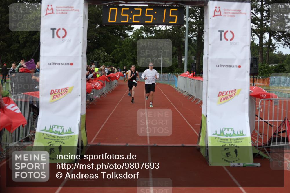 14.06.2026 - 7 Türme Triathlon Andreas Tolksdorf http://msf.ph/oto/9807693 14.06.2026 16:25:14 Ziel 970, 1323, 1460 meine-sportfotos.de