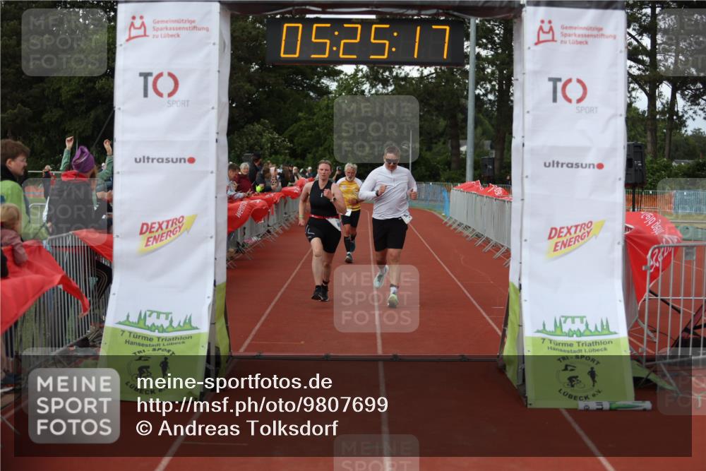 14.06.2026 - 7 Türme Triathlon Andreas Tolksdorf http://msf.ph/oto/9807699 14.06.2026 16:25:16 Ziel 970, 1323, 1460 meine-sportfotos.de