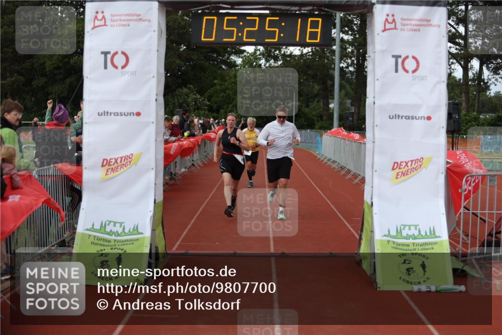 14.06.2026 - 7 Türme Triathlon Andreas Tolksdorf http://msf.ph/oto/9807700 14.06.2026 16:25:16 Ziel 970, 1323, 1460 meine-sportfotos.de