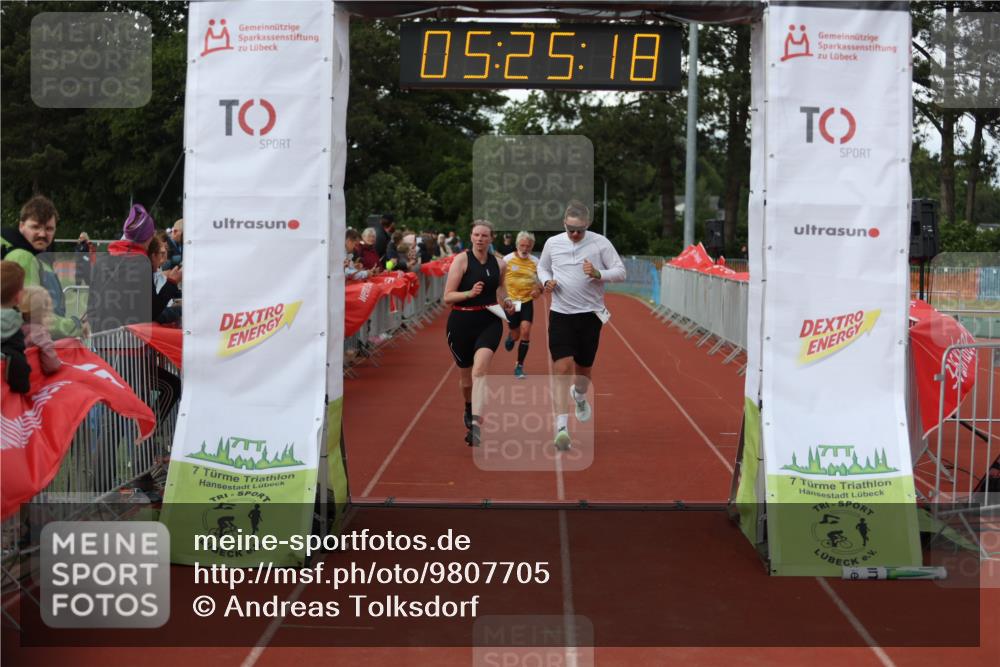 14.06.2026 - 7 Türme Triathlon Andreas Tolksdorf http://msf.ph/oto/9807705 14.06.2026 16:25:16 Ziel 970, 1323, 1460 meine-sportfotos.de