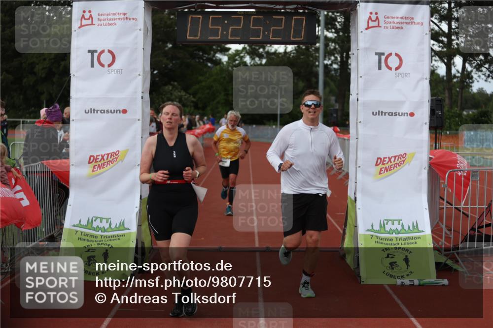 14.06.2026 - 7 Türme Triathlon Andreas Tolksdorf http://msf.ph/oto/9807715 14.06.2026 16:25:18 Ziel 970, 1323, 1460 meine-sportfotos.de