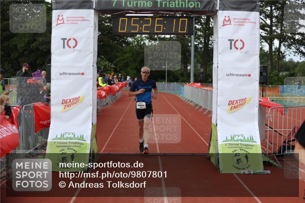 14.06.2026 - 7 Türme Triathlon Andreas Tolksdorf http://msf.ph/oto/9807801 14.06.2026 16:26:08 Ziel 1454, 1457 meine-sportfotos.de