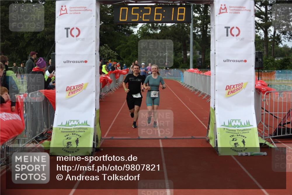 14.06.2026 - 7 Türme Triathlon Andreas Tolksdorf http://msf.ph/oto/9807821 14.06.2026 16:26:17 Ziel 672, 1457, 1777 meine-sportfotos.de