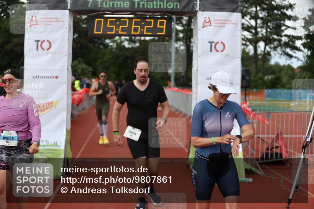 14.06.2026 - 7 Türme Triathlon Andreas Tolksdorf http://msf.ph/oto/9807861 14.06.2026 16:26:28 Ziel 672, 687, 854, 1124, 1310, 1775 meine-sportfotos.de