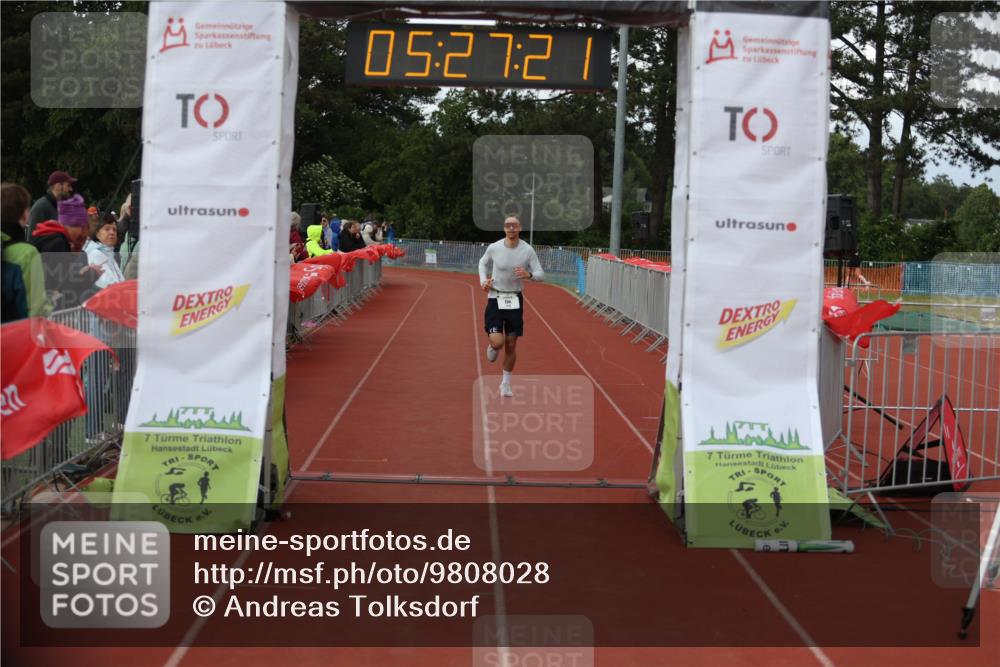 14.06.2026 - 7 Türme Triathlon Andreas Tolksdorf http://msf.ph/oto/9808028 14.06.2026 16:27:20 Ziel 1225 meine-sportfotos.de