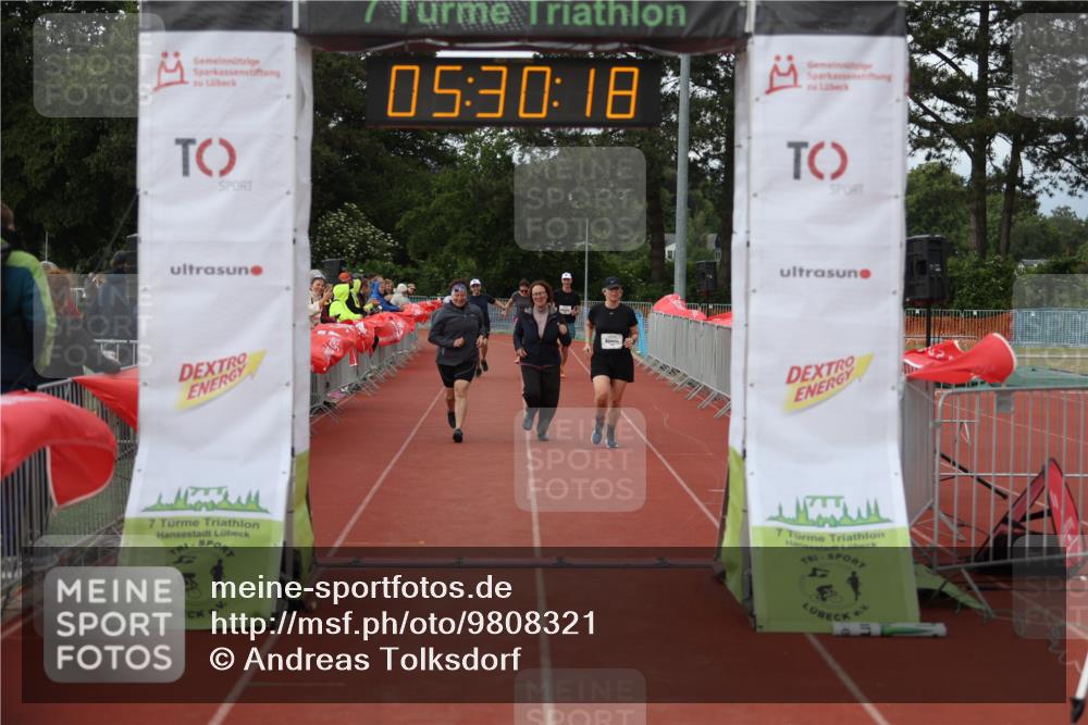 14.06.2026 - 7 Türme Triathlon Andreas Tolksdorf http://msf.ph/oto/9808321 14.06.2026 16:30:17 Ziel 880, 1796 meine-sportfotos.de