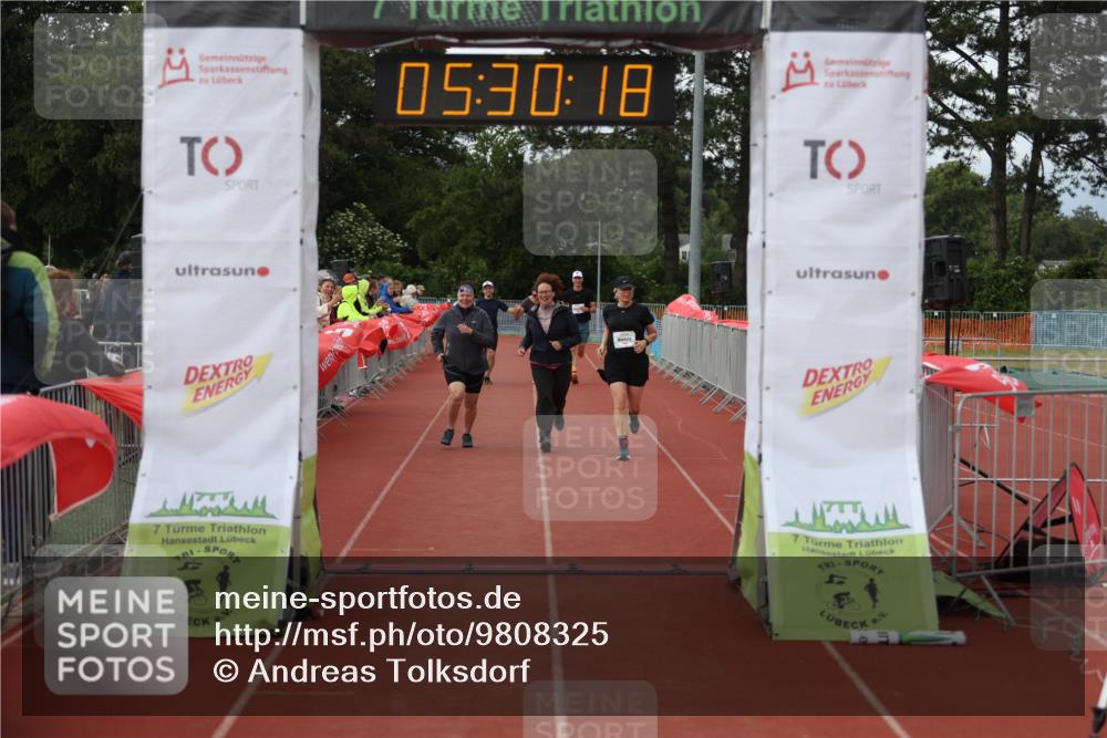 14.06.2026 - 7 Türme Triathlon Andreas Tolksdorf http://msf.ph/oto/9808325 14.06.2026 16:30:17 Ziel 880, 1796 meine-sportfotos.de