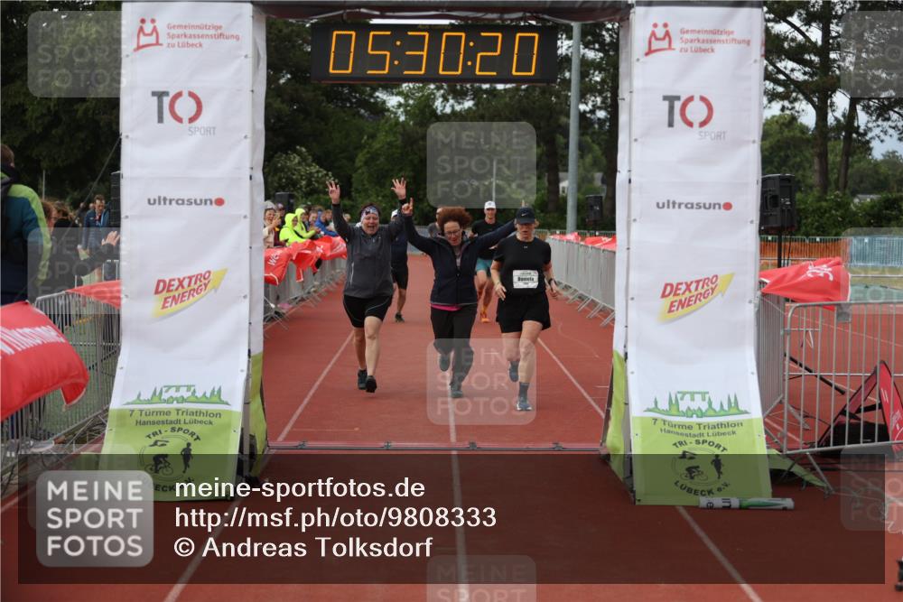14.06.2026 - 7 Türme Triathlon Andreas Tolksdorf http://msf.ph/oto/9808333 14.06.2026 16:30:19 Ziel 880, 1796 meine-sportfotos.de