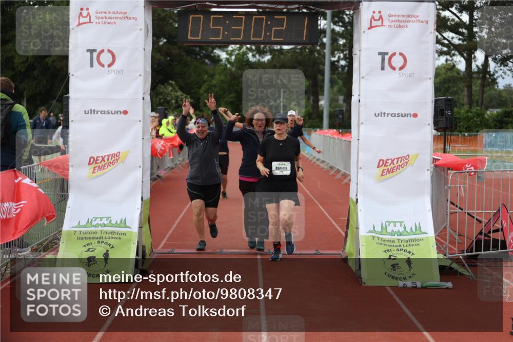 14.06.2026 - 7 Türme Triathlon Andreas Tolksdorf http://msf.ph/oto/9808347 14.06.2026 16:30:20 Ziel 880, 1796 meine-sportfotos.de