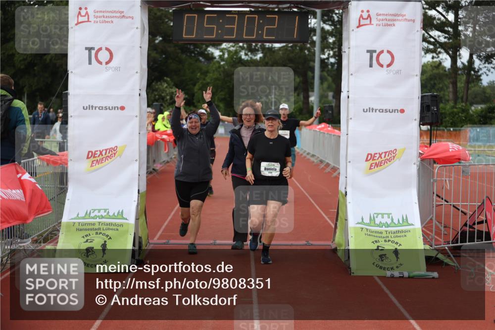 14.06.2026 - 7 Türme Triathlon Andreas Tolksdorf http://msf.ph/oto/9808351 14.06.2026 16:30:20 Ziel 880, 1796 meine-sportfotos.de