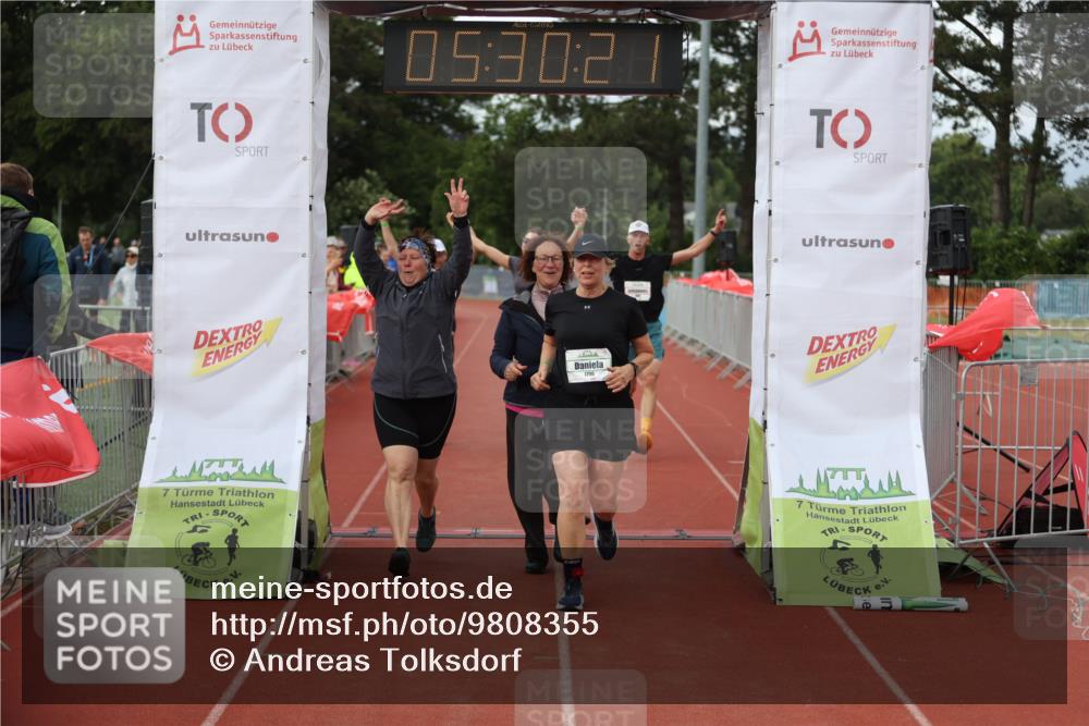 14.06.2026 - 7 Türme Triathlon Andreas Tolksdorf http://msf.ph/oto/9808355 14.06.2026 16:30:20 Ziel 880, 1796 meine-sportfotos.de