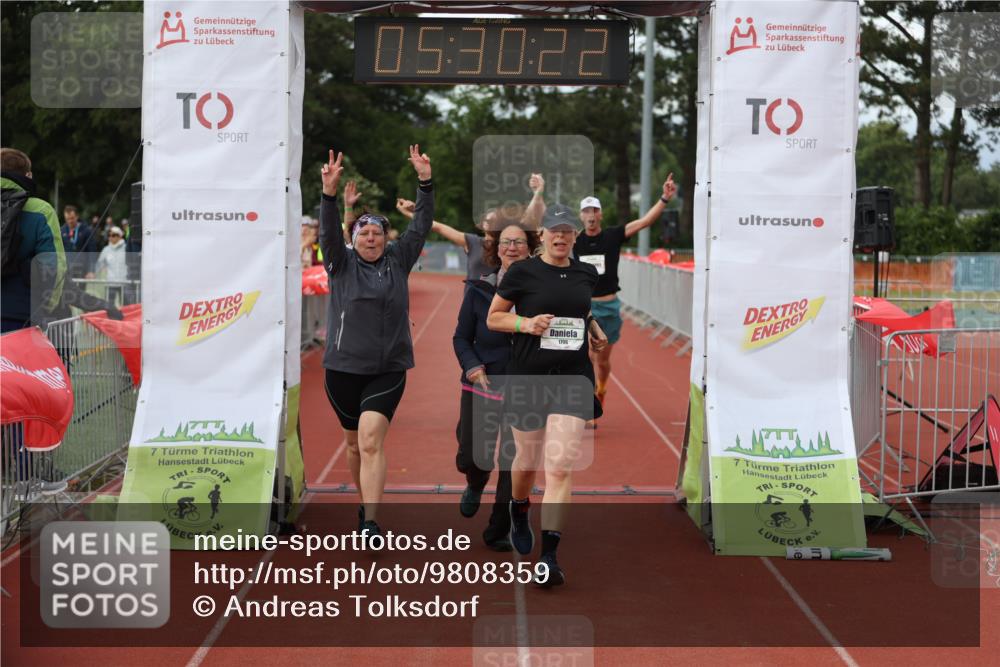 14.06.2026 - 7 Türme Triathlon Andreas Tolksdorf http://msf.ph/oto/9808359 14.06.2026 16:30:21 Ziel 880, 1796 meine-sportfotos.de