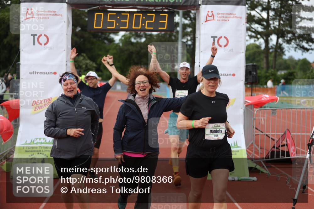 14.06.2026 - 7 Türme Triathlon Andreas Tolksdorf http://msf.ph/oto/9808366 14.06.2026 16:30:22 Ziel 880, 1796 meine-sportfotos.de