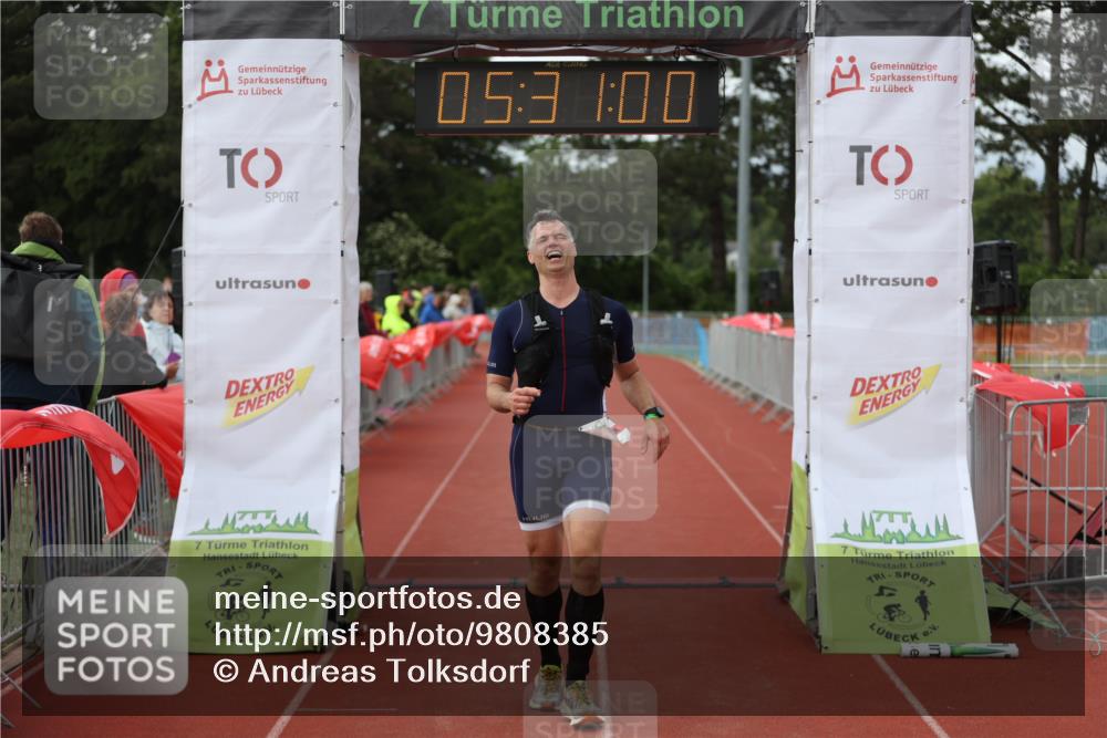 14.06.2026 - 7 Türme Triathlon Andreas Tolksdorf http://msf.ph/oto/9808385 14.06.2026 16:30:59 Ziel 857 meine-sportfotos.de