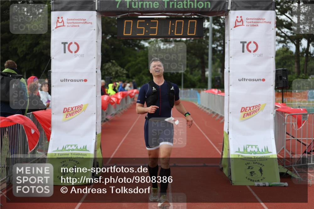 14.06.2026 - 7 Türme Triathlon Andreas Tolksdorf http://msf.ph/oto/9808386 14.06.2026 16:30:59 Ziel 857 meine-sportfotos.de