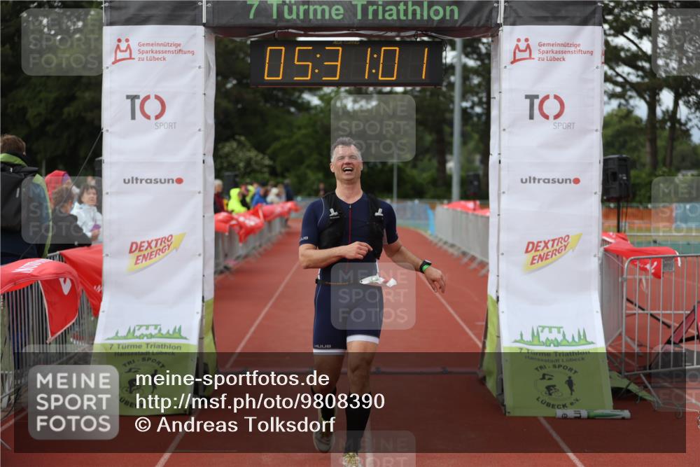 14.06.2026 - 7 Türme Triathlon Andreas Tolksdorf http://msf.ph/oto/9808390 14.06.2026 16:30:59 Ziel 857 meine-sportfotos.de