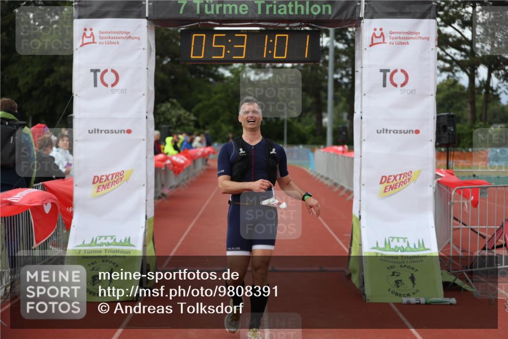 14.06.2026 - 7 Türme Triathlon Andreas Tolksdorf http://msf.ph/oto/9808391 14.06.2026 16:30:59 Ziel 857 meine-sportfotos.de