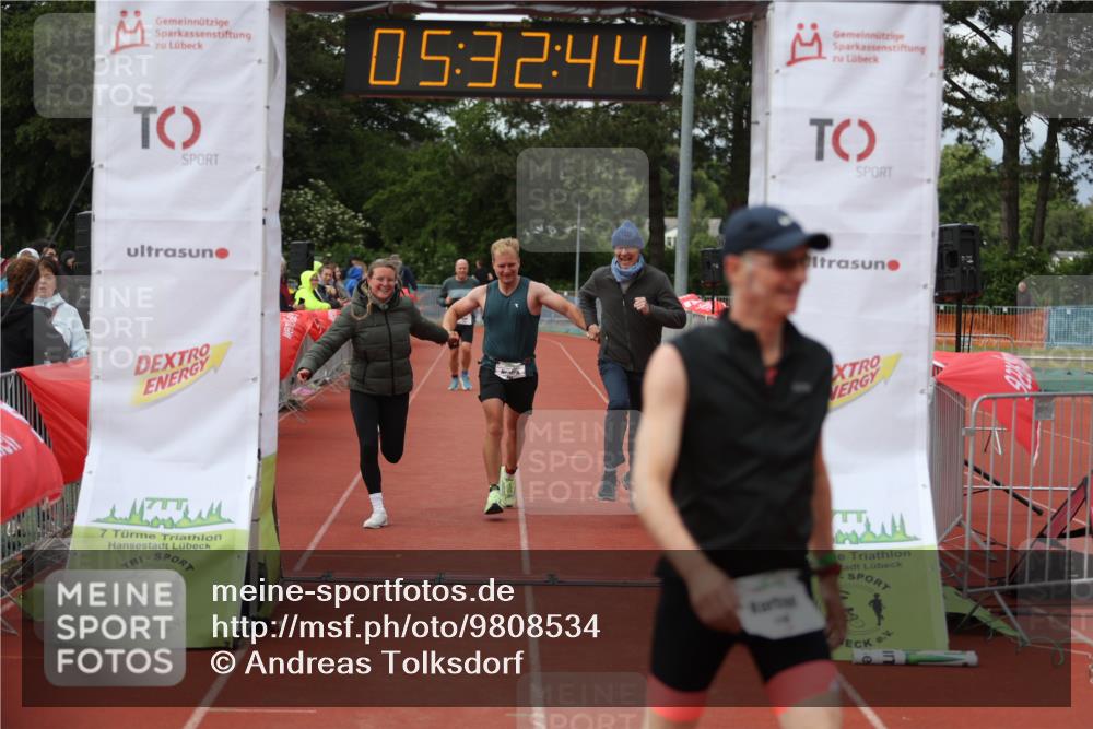 14.06.2026 - 7 Türme Triathlon Andreas Tolksdorf http://msf.ph/oto/9808534 14.06.2026 16:32:42 Ziel 886, 1260 meine-sportfotos.de