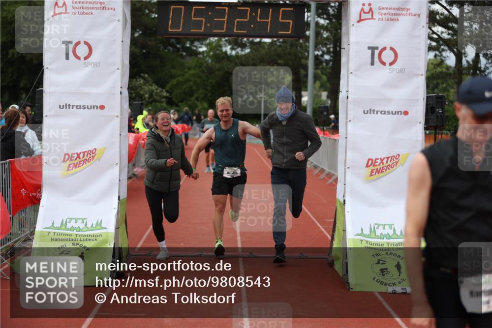 14.06.2026 - 7 Türme Triathlon Andreas Tolksdorf http://msf.ph/oto/9808543 14.06.2026 16:32:43 Ziel 886, 1260, 1325 meine-sportfotos.de
