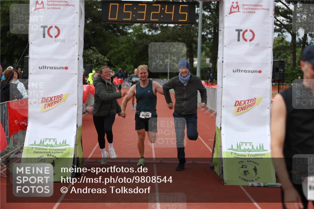 14.06.2026 - 7 Türme Triathlon Andreas Tolksdorf http://msf.ph/oto/9808544 14.06.2026 16:32:43 Ziel 886, 1260, 1325 meine-sportfotos.de