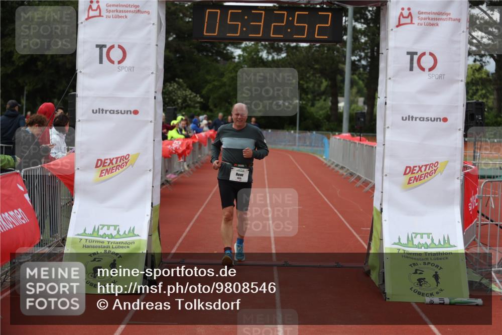 14.06.2026 - 7 Türme Triathlon Andreas Tolksdorf http://msf.ph/oto/9808546 14.06.2026 16:32:50 Ziel 886, 1325 meine-sportfotos.de