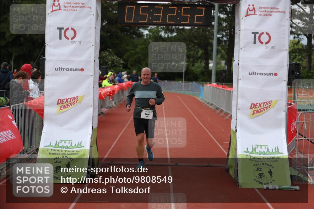 14.06.2026 - 7 Türme Triathlon Andreas Tolksdorf http://msf.ph/oto/9808549 14.06.2026 16:32:50 Ziel 886, 1325 meine-sportfotos.de