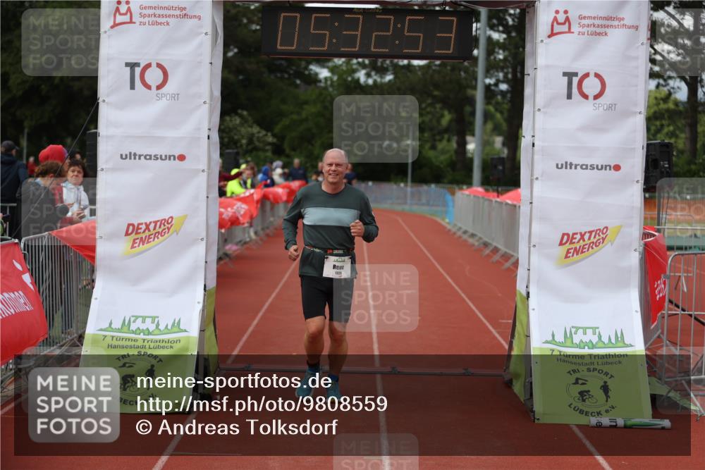 14.06.2026 - 7 Türme Triathlon Andreas Tolksdorf http://msf.ph/oto/9808559 14.06.2026 16:32:51 Ziel 886, 1325 meine-sportfotos.de