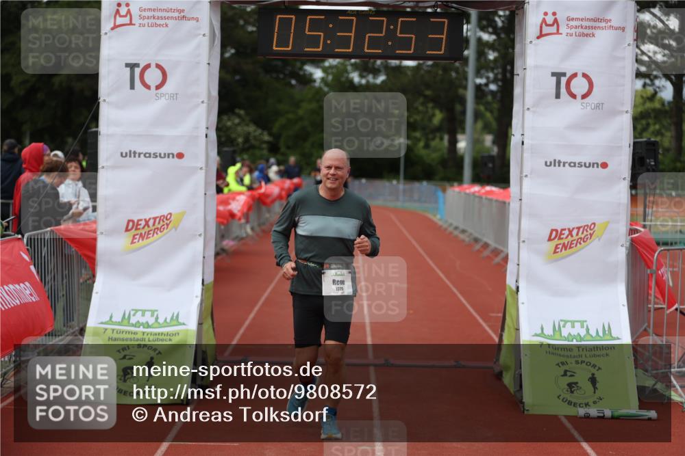14.06.2026 - 7 Türme Triathlon Andreas Tolksdorf http://msf.ph/oto/9808572 14.06.2026 16:32:52 Ziel 886, 1325 meine-sportfotos.de