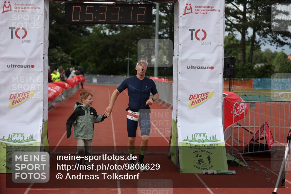 14.06.2026 - 7 Türme Triathlon Andreas Tolksdorf http://msf.ph/oto/9808629 14.06.2026 16:33:10 Ziel 733, 870, 1230 meine-sportfotos.de