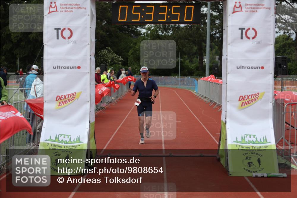 14.06.2026 - 7 Türme Triathlon Andreas Tolksdorf http://msf.ph/oto/9808654 14.06.2026 16:33:49 Ziel 735 meine-sportfotos.de