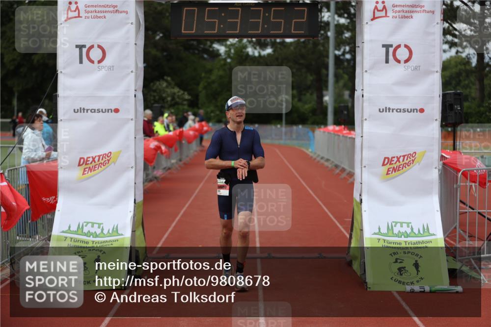 14.06.2026 - 7 Türme Triathlon Andreas Tolksdorf http://msf.ph/oto/9808678 14.06.2026 16:33:50 Ziel 735 meine-sportfotos.de
