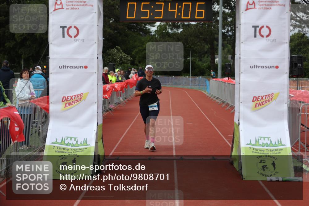 14.06.2026 - 7 Türme Triathlon Andreas Tolksdorf http://msf.ph/oto/9808701 14.06.2026 16:34:04 Ziel 949 meine-sportfotos.de