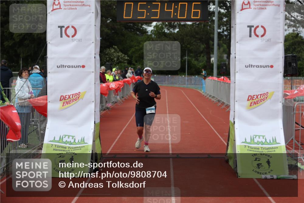 14.06.2026 - 7 Türme Triathlon Andreas Tolksdorf http://msf.ph/oto/9808704 14.06.2026 16:34:04 Ziel 949 meine-sportfotos.de