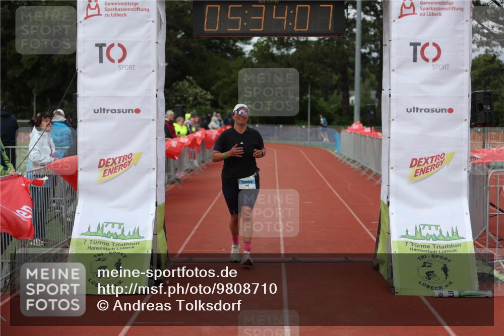 14.06.2026 - 7 Türme Triathlon Andreas Tolksdorf http://msf.ph/oto/9808710 14.06.2026 16:34:05 Ziel 949 meine-sportfotos.de