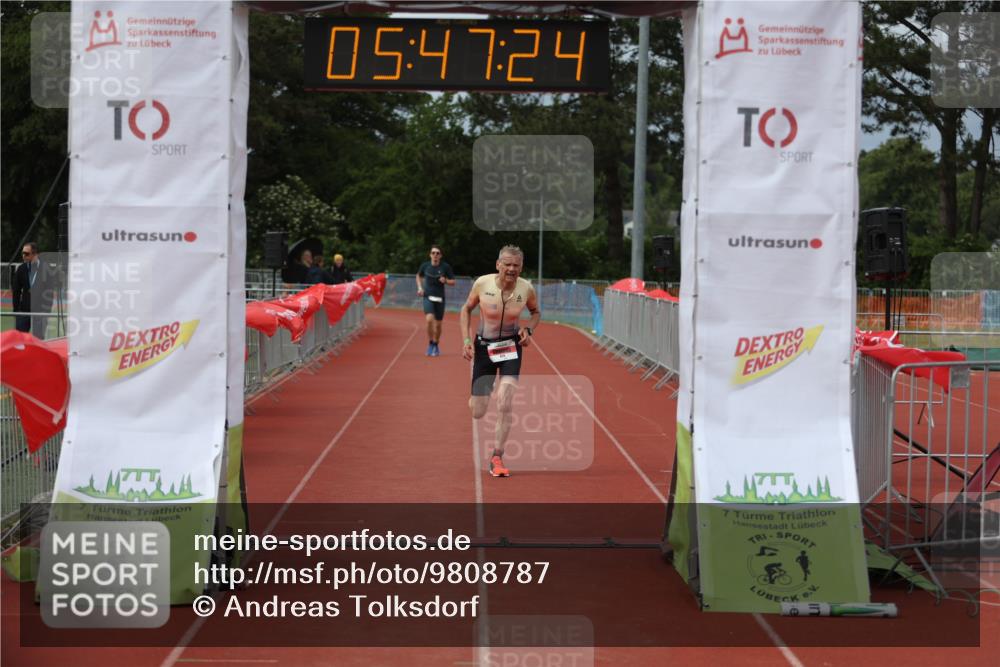 14.06.2026 - 7 Türme Triathlon Andreas Tolksdorf http://msf.ph/oto/9808787 14.06.2026 16:47:23 Ziel 826 meine-sportfotos.de
