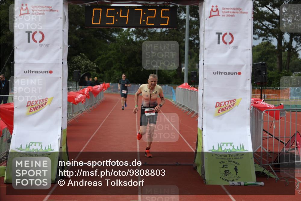 14.06.2026 - 7 Türme Triathlon Andreas Tolksdorf http://msf.ph/oto/9808803 14.06.2026 16:47:23 Ziel 826 meine-sportfotos.de