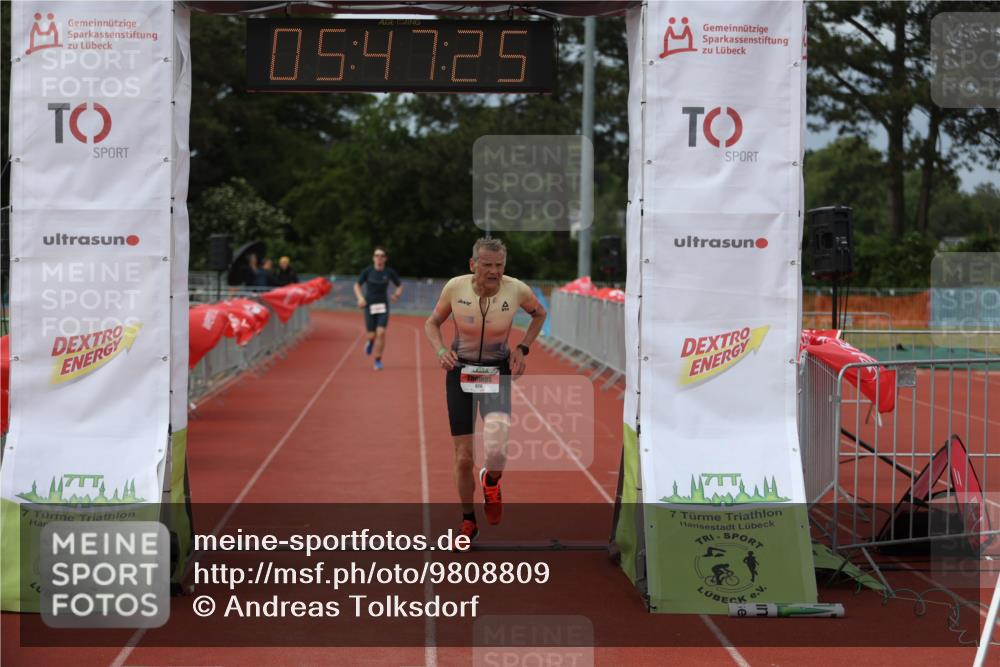 14.06.2026 - 7 Türme Triathlon Andreas Tolksdorf http://msf.ph/oto/9808809 14.06.2026 16:47:24 Ziel 610, 826 meine-sportfotos.de