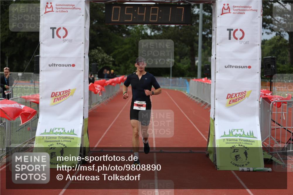 14.06.2026 - 7 Türme Triathlon Andreas Tolksdorf http://msf.ph/oto/9808890 14.06.2026 16:48:16 Ziel 642 meine-sportfotos.de