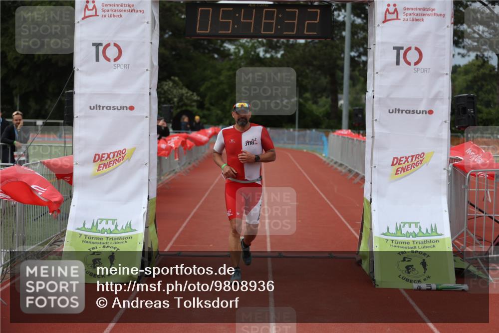 14.06.2026 - 7 Türme Triathlon Andreas Tolksdorf http://msf.ph/oto/9808936 14.06.2026 16:48:31 Ziel 631 meine-sportfotos.de