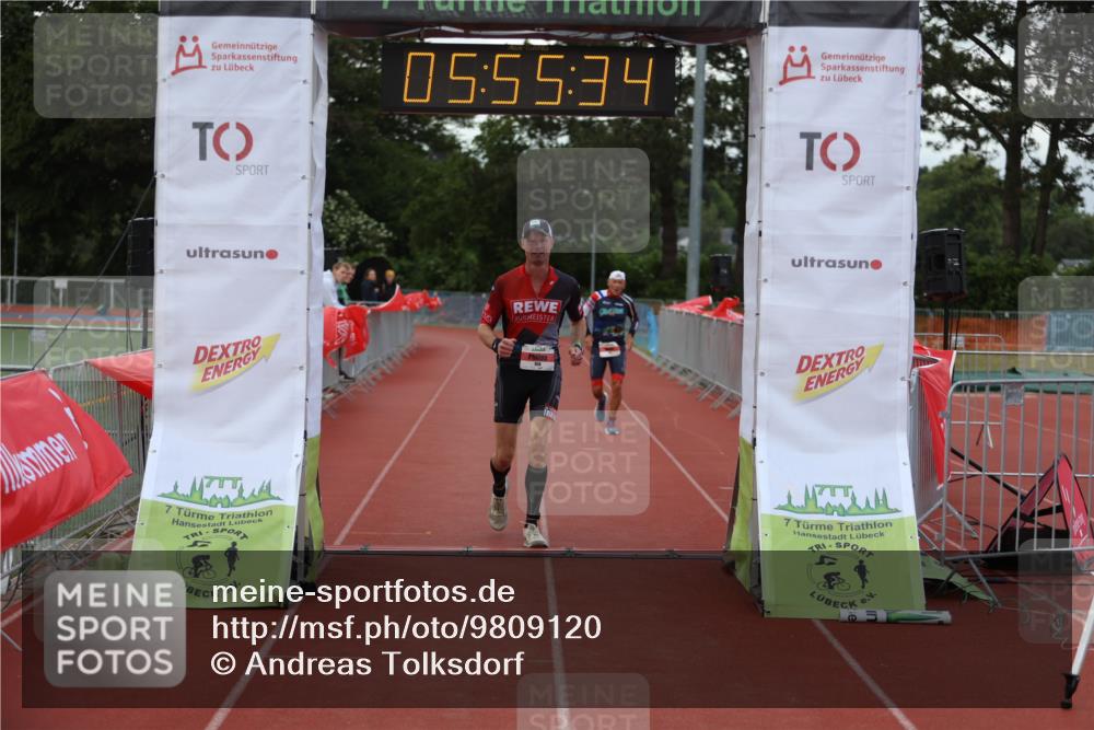14.06.2026 - 7 Türme Triathlon Andreas Tolksdorf http://msf.ph/oto/9809120 14.06.2026 16:55:33 Ziel 763, 858 meine-sportfotos.de