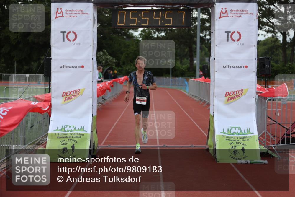 14.06.2026 - 7 Türme Triathlon Andreas Tolksdorf http://msf.ph/oto/9809183 14.06.2026 16:54:55 Ziel 807 meine-sportfotos.de