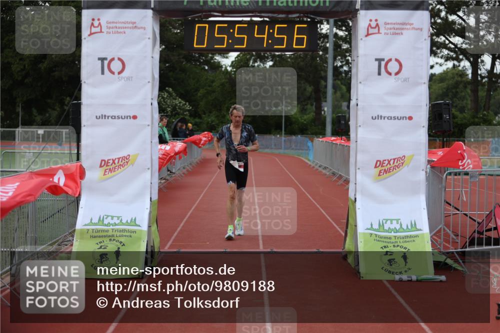 14.06.2026 - 7 Türme Triathlon Andreas Tolksdorf http://msf.ph/oto/9809188 14.06.2026 16:54:55 Ziel 807 meine-sportfotos.de