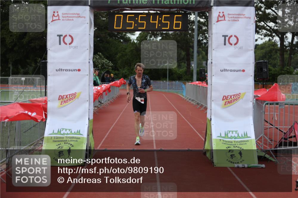 14.06.2026 - 7 Türme Triathlon Andreas Tolksdorf http://msf.ph/oto/9809190 14.06.2026 16:54:55 Ziel 807 meine-sportfotos.de