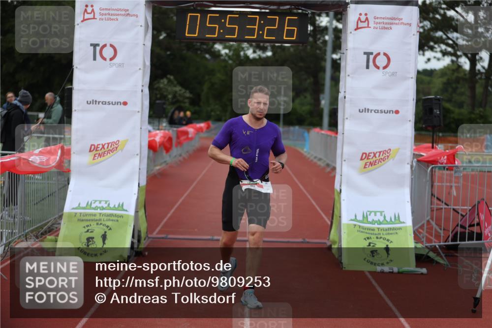 14.06.2026 - 7 Türme Triathlon Andreas Tolksdorf http://msf.ph/oto/9809253 14.06.2026 16:53:25 Ziel 663 meine-sportfotos.de