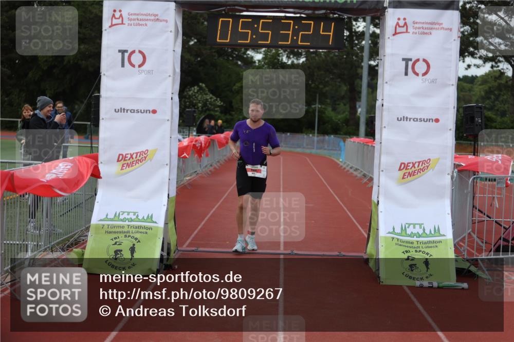 14.06.2026 - 7 Türme Triathlon Andreas Tolksdorf http://msf.ph/oto/9809267 14.06.2026 16:53:22 Ziel 663, 860 meine-sportfotos.de