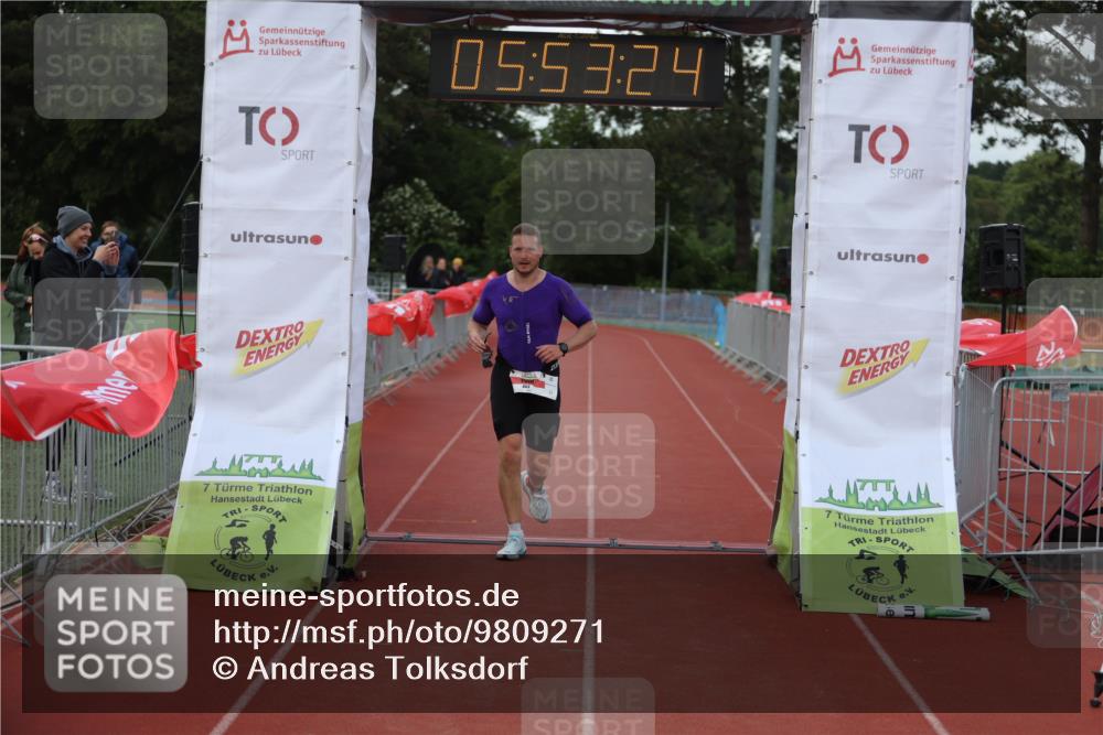 14.06.2026 - 7 Türme Triathlon Andreas Tolksdorf http://msf.ph/oto/9809271 14.06.2026 16:53:23 Ziel 663, 860 meine-sportfotos.de