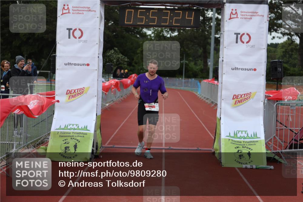 14.06.2026 - 7 Türme Triathlon Andreas Tolksdorf http://msf.ph/oto/9809280 14.06.2026 16:53:23 Ziel 663, 860 meine-sportfotos.de