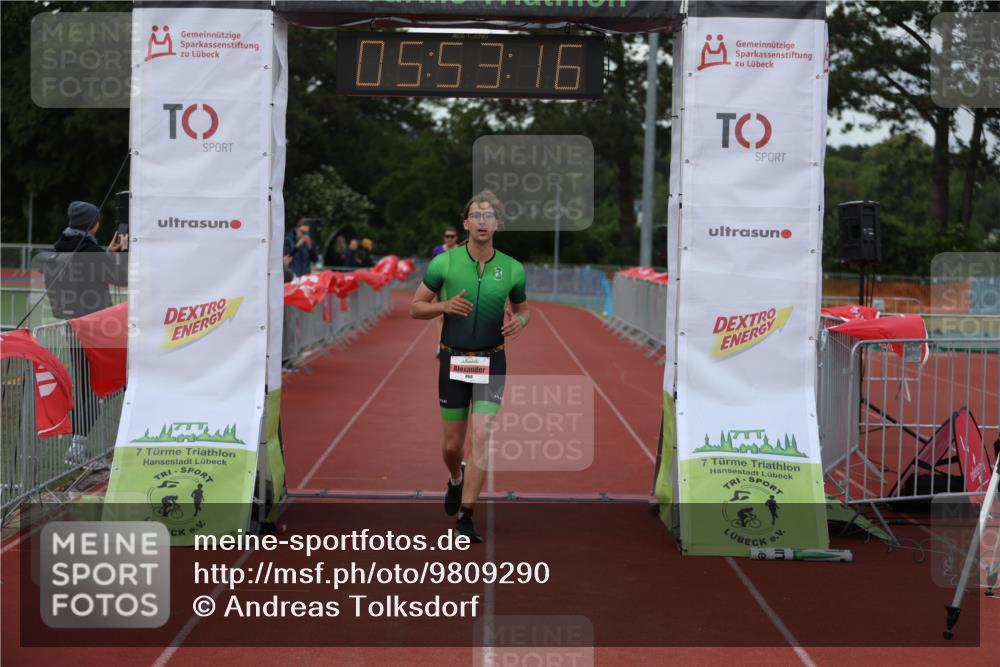 14.06.2026 - 7 Türme Triathlon Andreas Tolksdorf http://msf.ph/oto/9809290 14.06.2026 16:53:15 Ziel 663, 860 meine-sportfotos.de